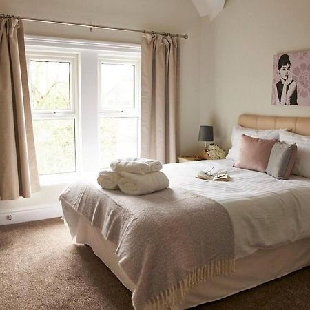 Comfy Big 7 Bedroom Townhouse Harrogate Bagian luar foto