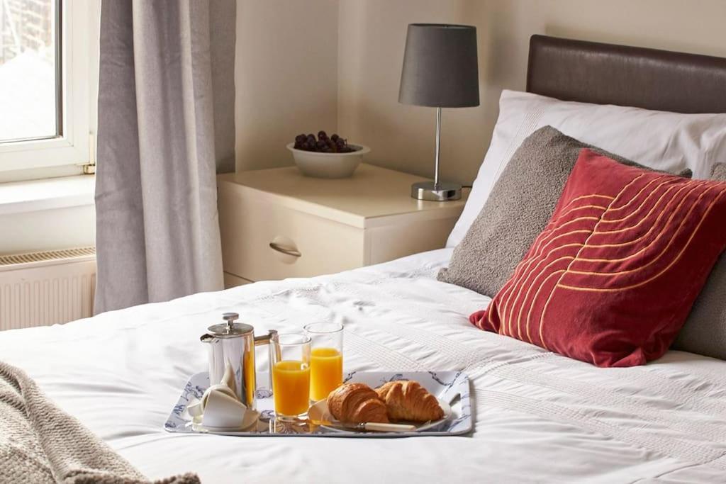 Comfy Big 7 Bedroom Townhouse Harrogate Bagian luar foto