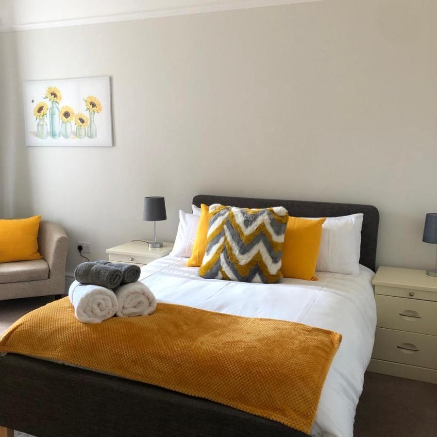 Comfy Big 7 Bedroom Townhouse Harrogate Bagian luar foto