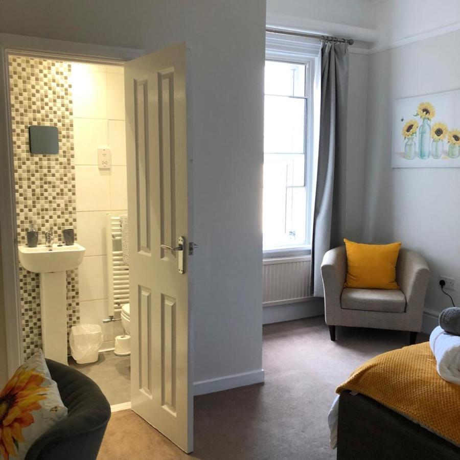 Comfy Big 7 Bedroom Townhouse Harrogate Bagian luar foto
